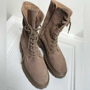 STUART WEITZMEN BEDFORD SLEEK LACE-UP BOOTIE